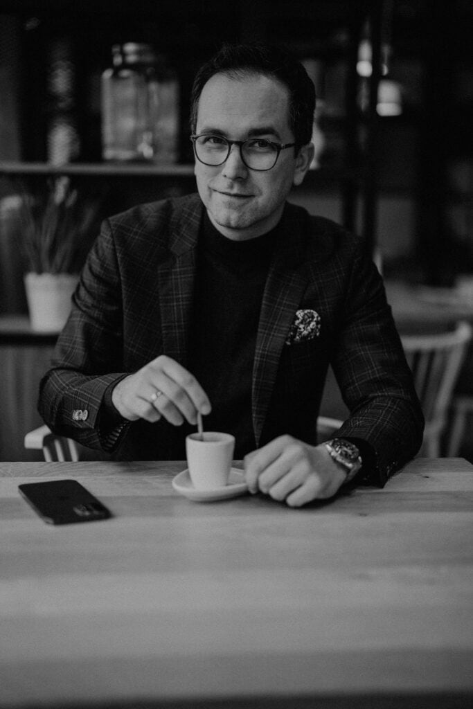 Dennis Hauptkorn, Hochzeitsfotograf aus Pforzheim, bei der Arbeit